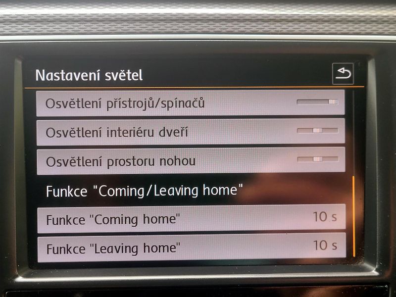 Volkswagen Golf Sportsvan TSi LOUNGE *SERV.KN. WEBASTO - fotka 57 z 69