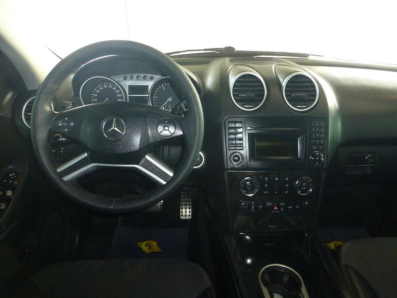 Mercedes-Benz Třídy M (2009) 450-225KW*AMG*VZDUCH**TAŽ 3,5T - fotka 16 z 26