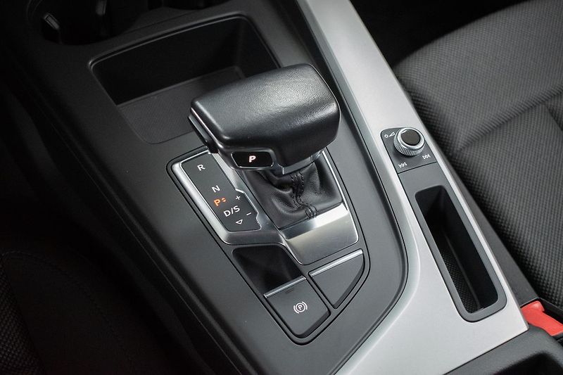 Audi A4 2.0 TDI 120kW ACC*VIRTUAL*DPH - fotka 22 z 39