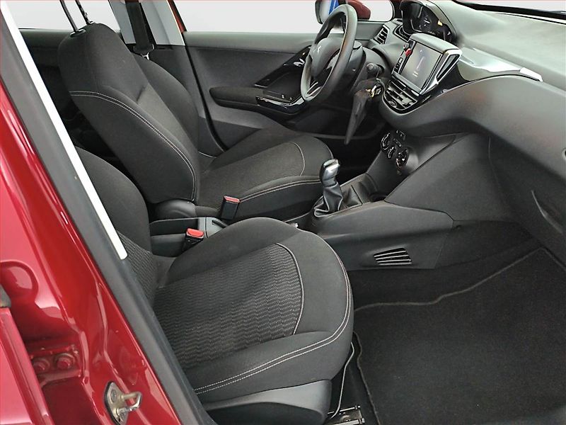 Peugeot 208 (2017) 1.2 PureTech, ČR,1.maj - fotka 9 z 12