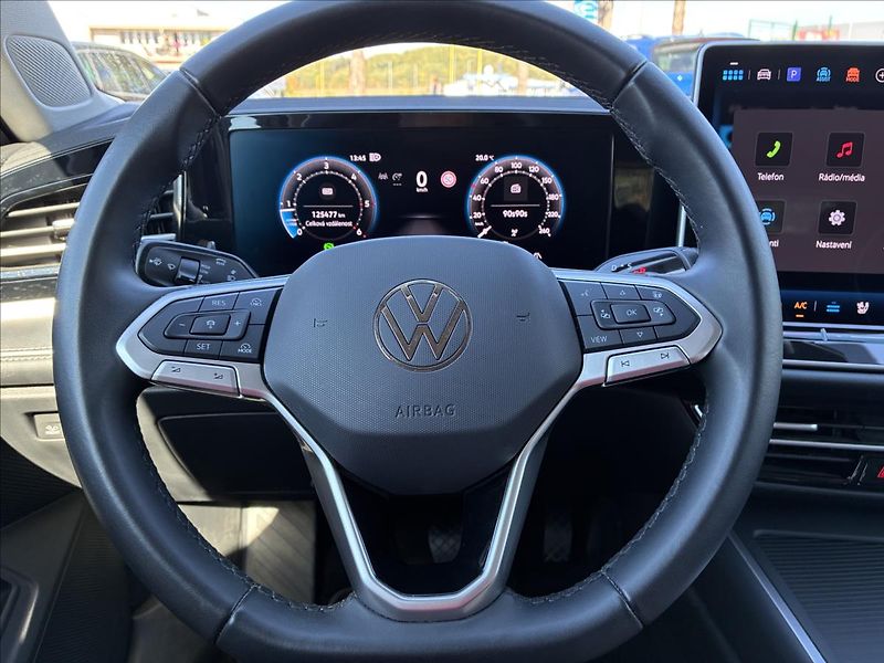 Volkswagen Passat 2,0 TDI IQ-LIGHT KAMERA 360 - fotka 9 z 33