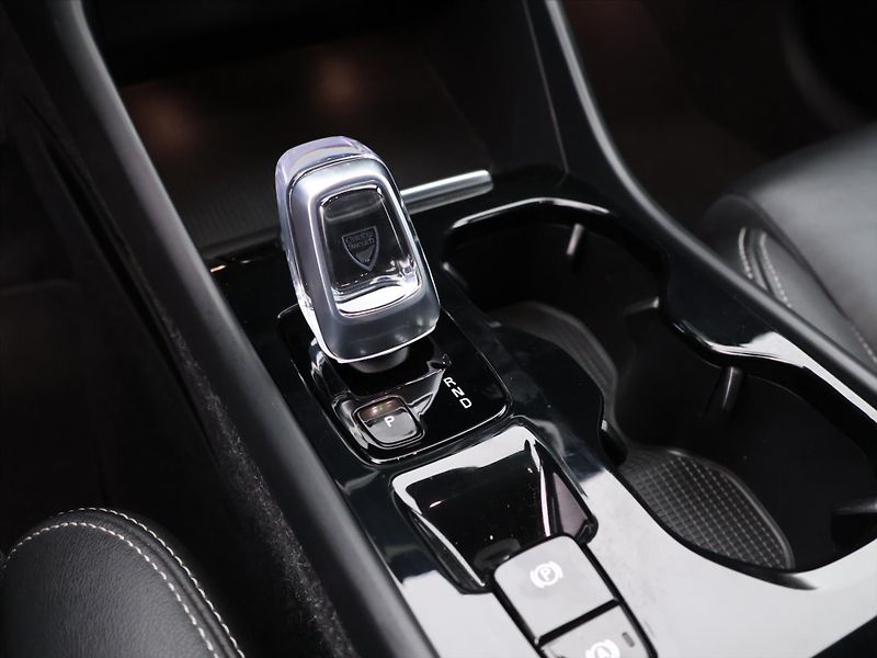 Volvo XC40 2,0 D3 110kW Aut. Inscription - fotka 23 z 32