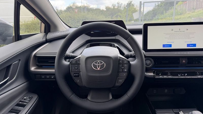 Toyota Prius PHEV Prestige dodání září - fotka 16 z 18