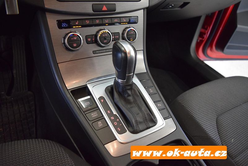 Volkswagen Passat 2.0 TDI DSG PRAVIDELNÝ SERRVIS - fotka 37 z 45