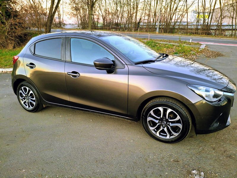 Mazda 2 1.5 benzin Rezervace - fotka 1 z 46