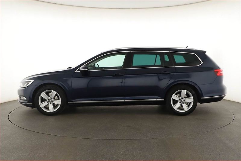 Volkswagen Passat (2016) 1.6 TDI, Kůže, Navi, Tempomat - fotka 3 z 16
