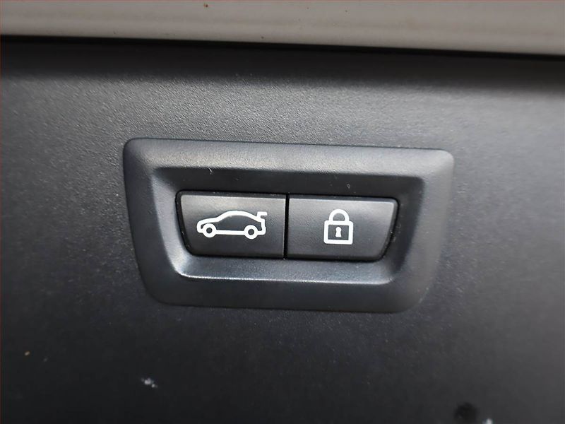 BMW Řada 5 (2013) 530d xDrive, 4X4, Automat - fotka 24 z 27