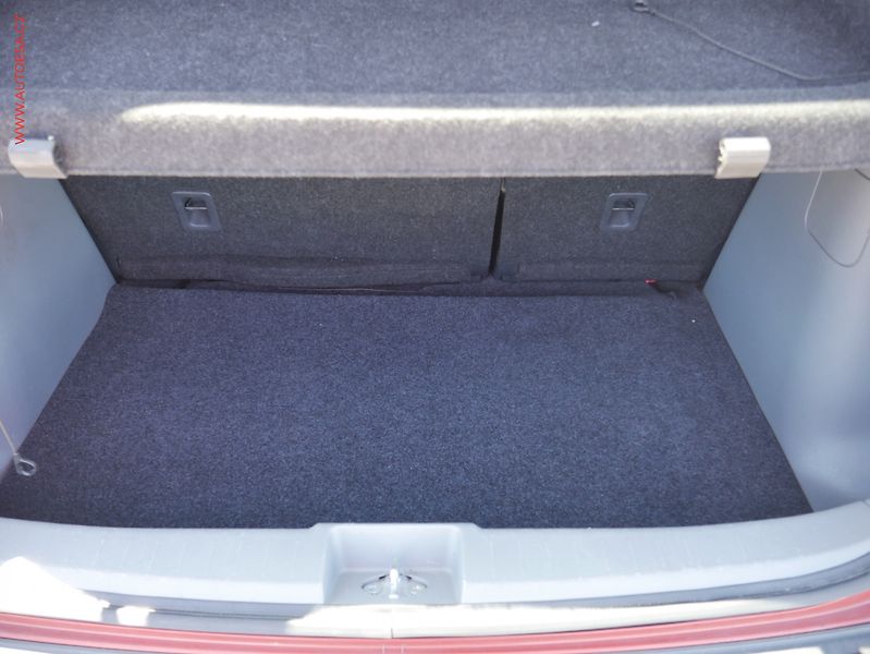 Suzuki SX4 (2009) 1.6i 4x4, ČR, 4x4, vyhřívané - fotka 7 z 17
