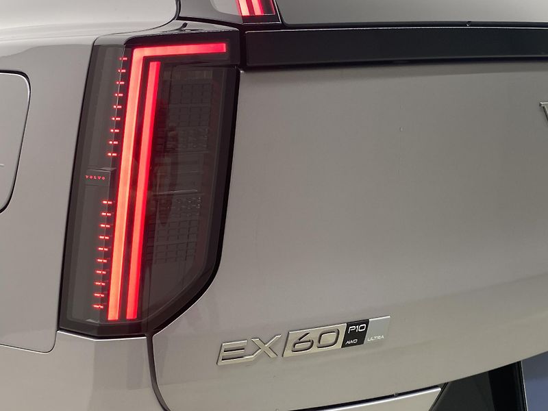 Volvo EX60 (2026) P10 AWD ELECTRIC ULTRA TWIN - fotka 32 z 79