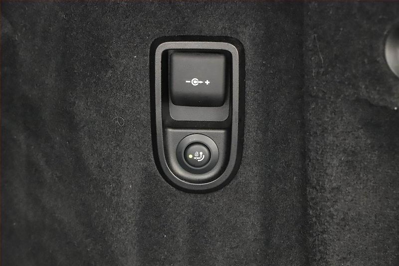 BMW Řada 5 (2020) 520d xDrive - fotka 14 z 21