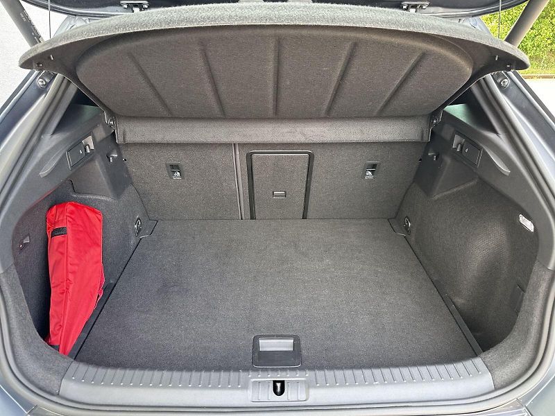 Cupra Formentor (2022) 2.0 TSI DSG VZ 4Drive - fotka 32 z 33
