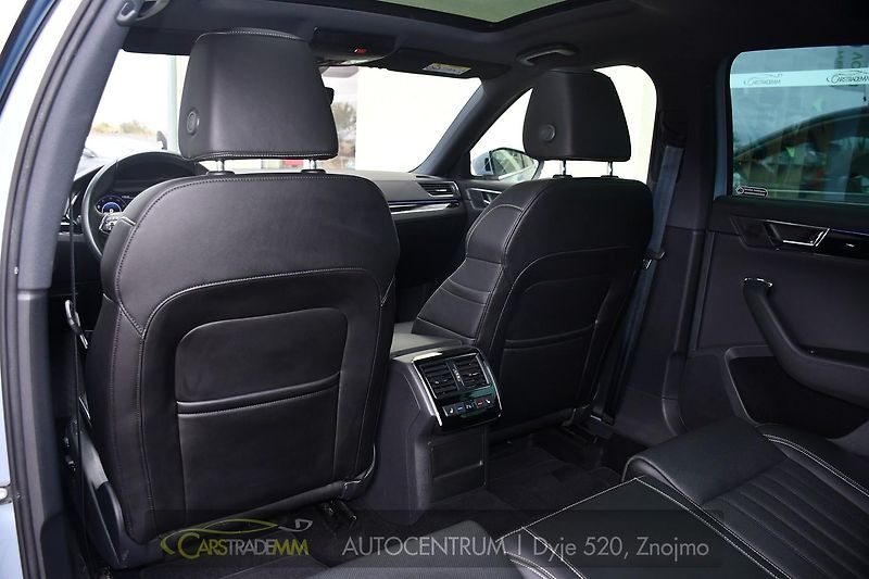 Škoda Superb 2,0TSi 206KW L&K K360 WEBASTO - fotka 12 z 61