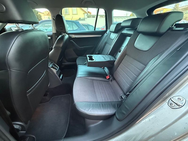 Škoda Octavia (2015) 1.6 TDI Greenline - Max výbava - fotka 11 z 16