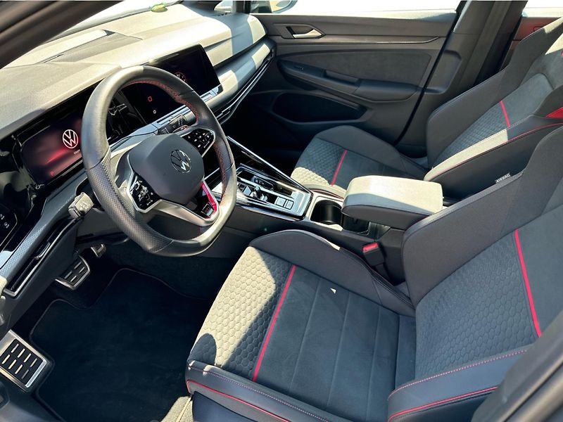 Volkswagen Golf GTI Clubsport 2.0 TSI 221kW DS - fotka 11 z 22