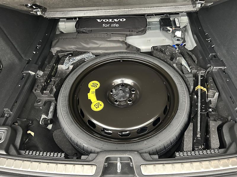 Volvo V60 2.0 B4 Core - fotka 29 z 29