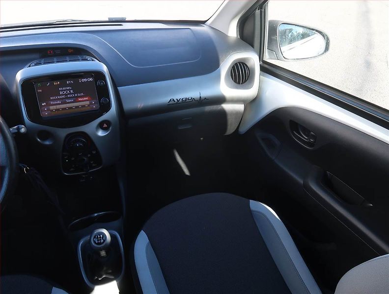 Toyota Aygo (2015) 1.0 VVT-i, Tempomat - fotka 8 z 18