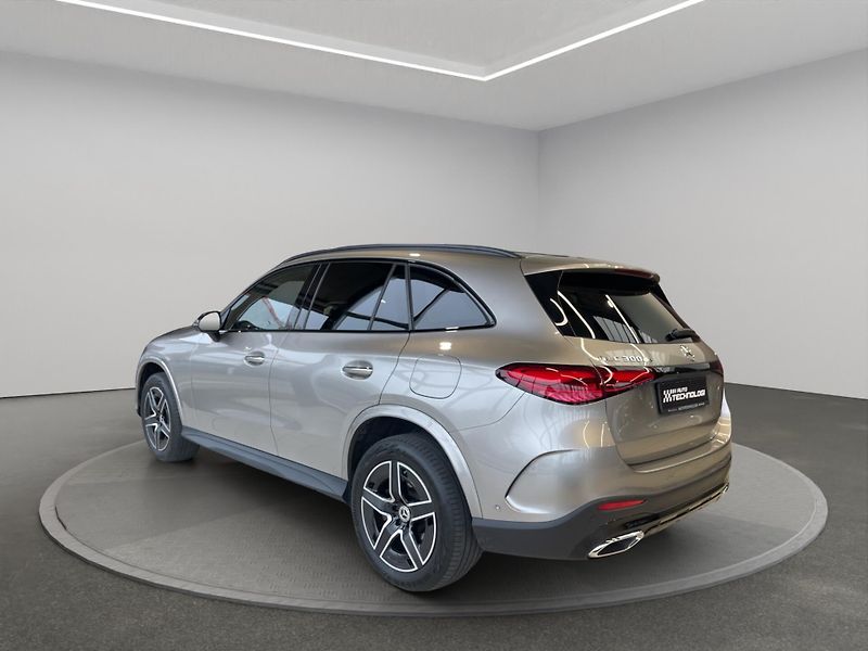 Mercedes-Benz GLC (2024) 300 de 4MATIC - fotka 4 z 21