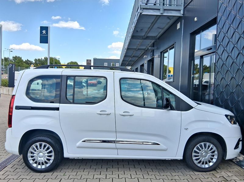 Toyota ProAce City Verso SHUTTLE 1.2 TURBO 81kW    - fotka 9 z 20