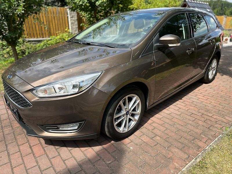 Ford Focus (2016) 1.0Ecoboost 74kw Business - fotka 3 z 25