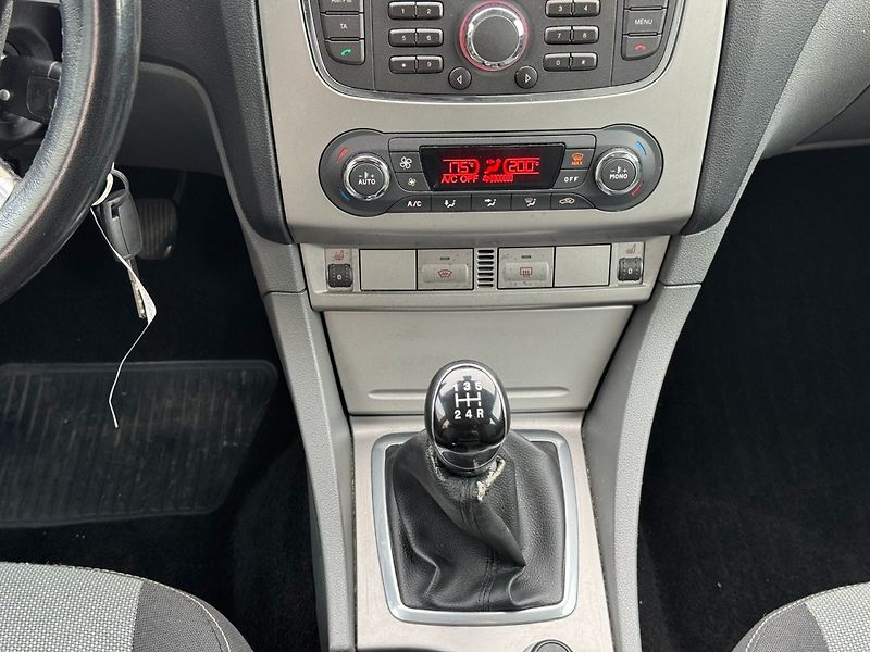 Ford Focus (2011) Trend 1.6 TDCi 80kW - fotka 21 z 31