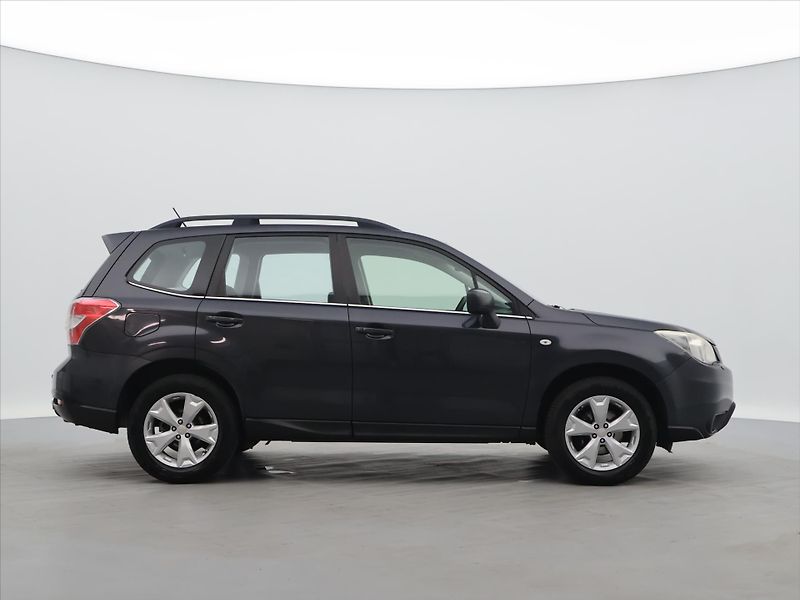 Subaru Forester 2,0 D-L 108kW CZ Sport - fotka 8 z 34