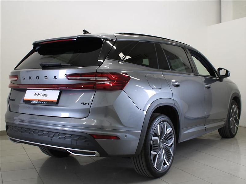 Škoda Kodiaq 2,0 TDi 4x4 Sportline PANO. TZ - fotka 3 z 27