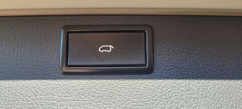 Volkswagen Multivan (2017) T6 2,0TDi 150kW DSG Highline - fotka 34 z 42