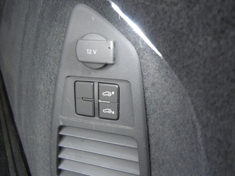 Volkswagen Touareg 3,0TDI VZDUCH KŮŽE HUD TAŽNÉ - fotka 38 z 40