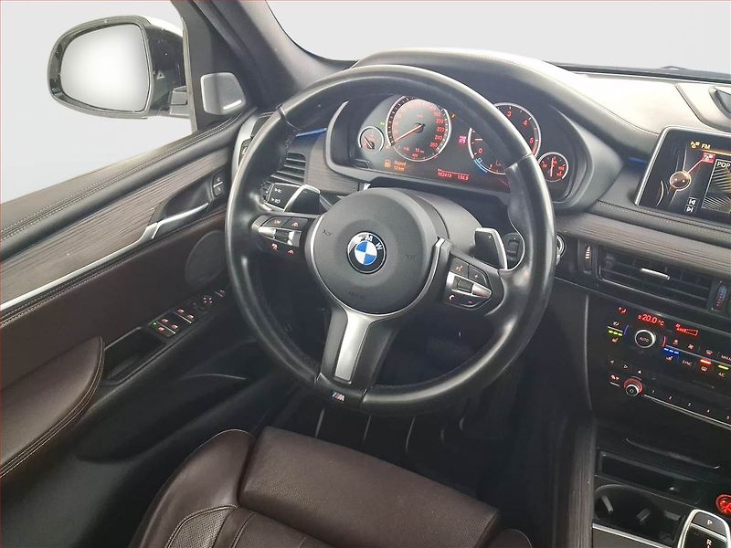 BMW X5 (2014) M Paket xDrive30d - fotka 7 z 23