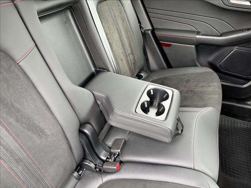 Ford Kuga 1,5 EcoBoost 111kW ST-Line X - fotka 18 z 40