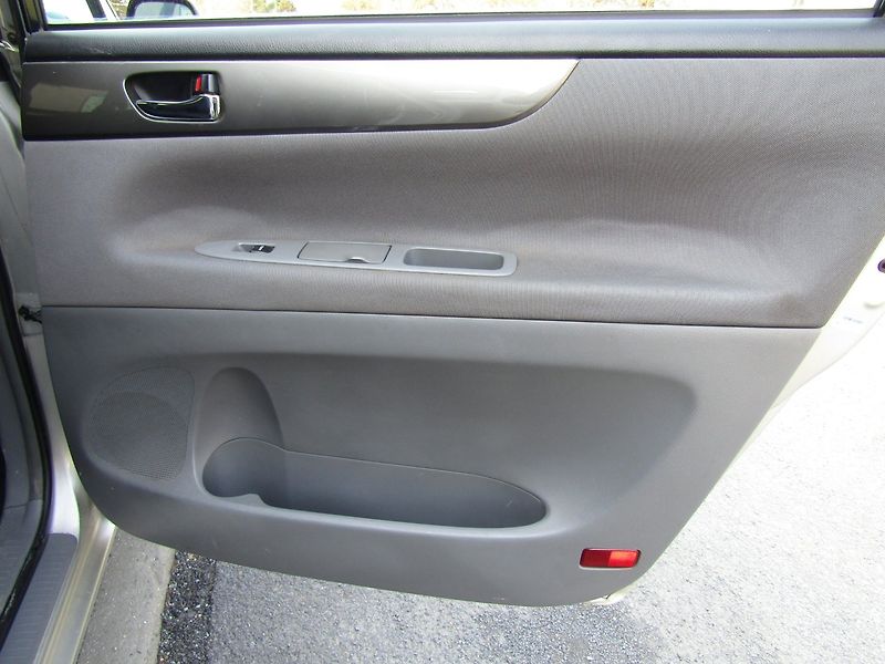 Toyota Avensis Verso (2003) 2.0 D-4D 85kW BEZ KOROZE A DPF - fotka 18 z 30
