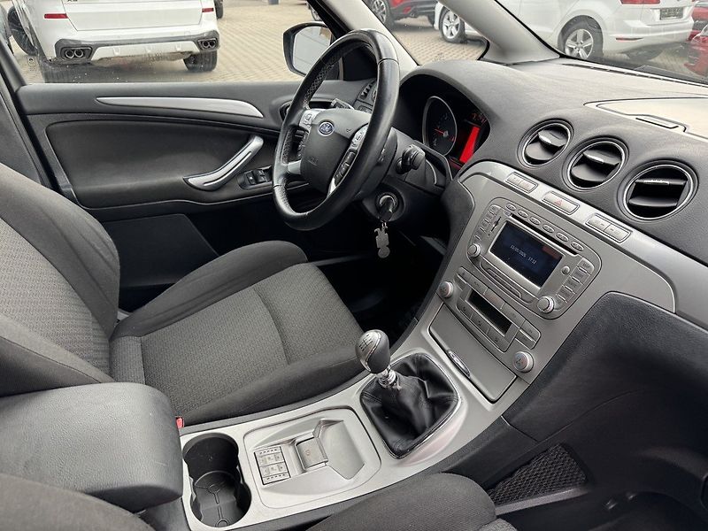 Ford S-MAX (2009) 2.0TDCi Navi 7Míst Tažné Z. - fotka 18 z 45