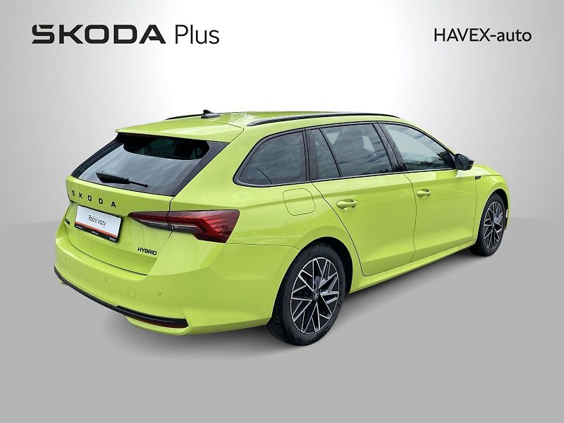 Škoda Octavia (2025) Combi 1.5 TSI M-HEV DSG Sportl - fotka 2 z 41
