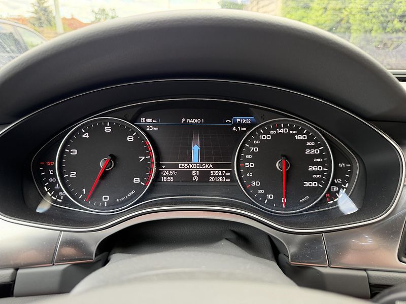 Audi A7 (2012) Max výbava, S-line,Nová STK - fotka 18 z 26