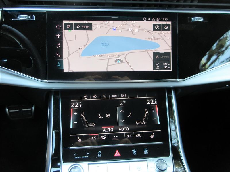 Audi Q7 3,0 TDi 210Kw, S-Line, 1.maj. - fotka 19 z 35