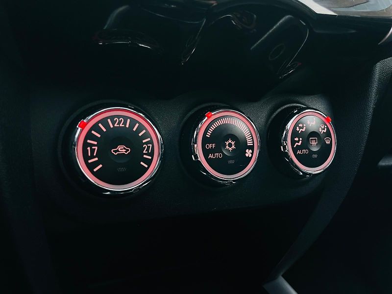 Peugeot 4008 1.8HDI 4x4 VÝHŘEV KAMERA TAŽNÉ - fotka 42 z 52