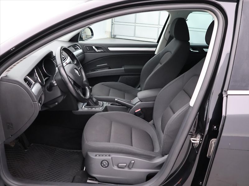Škoda Superb 1,4 TSI 92kW Ambition CZ DPH - fotka 11 z 32