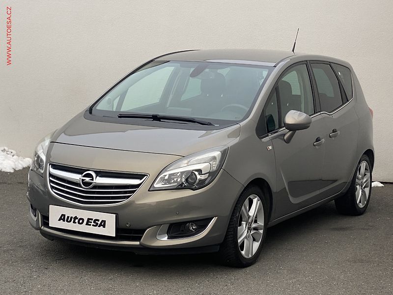 Opel Meriva (2015) 1.6 CDTi, Innovation, kamera - fotka 3 z 19
