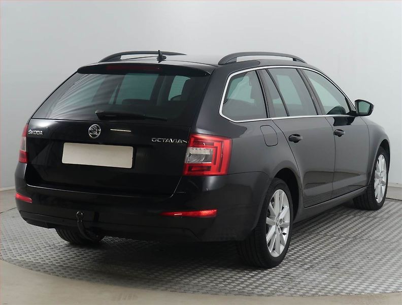 Škoda Octavia (2015) 1.6 TDI, Automat, Kůže, Navi - fotka 5 z 17