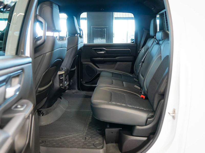 Dodge RAM (2024) 5.7 HEMI V8 Sport Lift edition - fotka 27 z 31