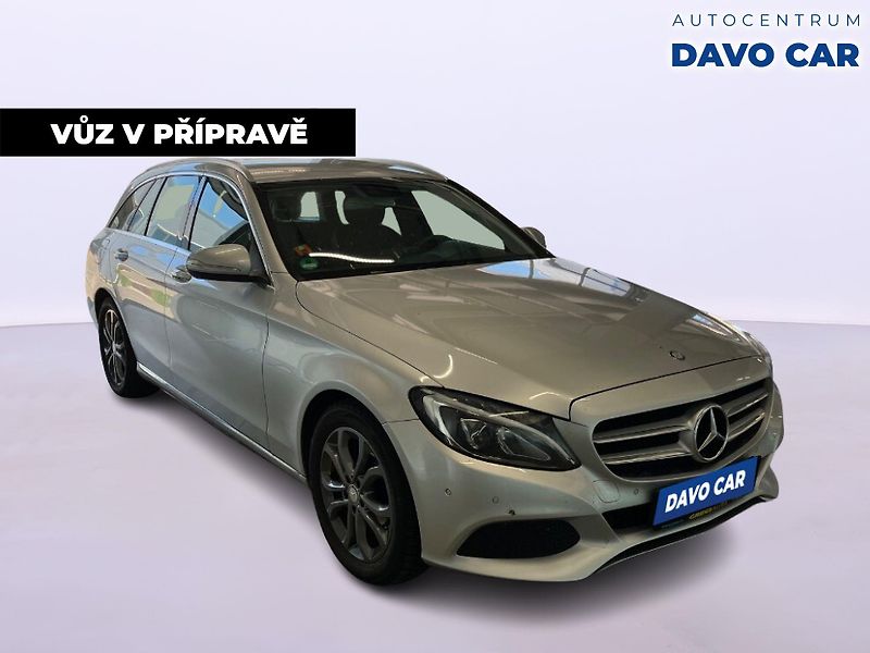 Mercedes-Benz Třídy C 2,1 220d 125kW Aut. LED - fotka 2 z 12