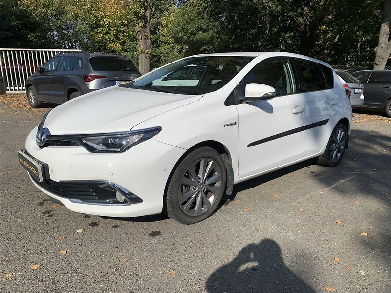 Toyota Auris 1,8 HYBRID 1.MAJ.,ČR,SERVISKA - fotka 1 z 20