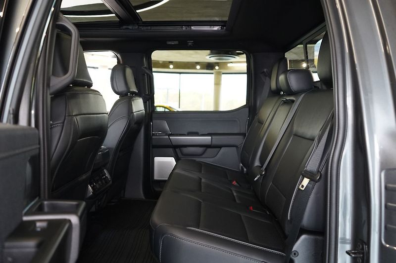 Ford F-150 (2026) Lariat 5,0 298 kW - fotka 23 z 53