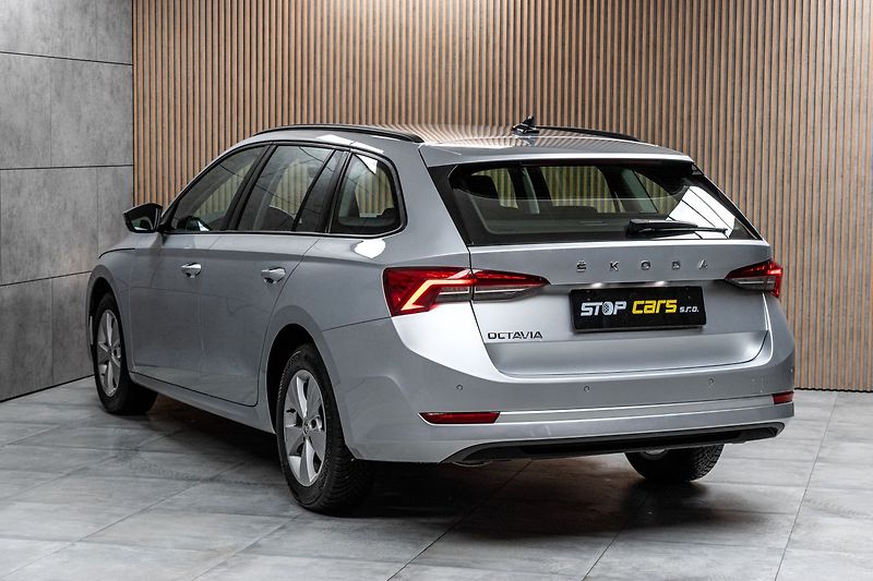 Škoda Octavia 2.0TDi*AMBITION*DPH*SERVIS - fotka 4 z 42