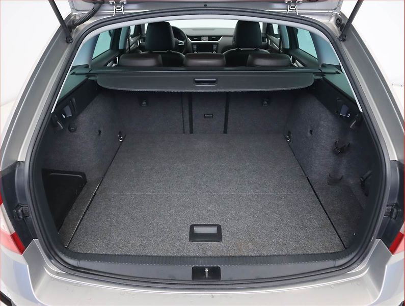 Škoda Octavia (2015) Scout 2.0 TDI, 4X4, Automat - fotka 14 z 20