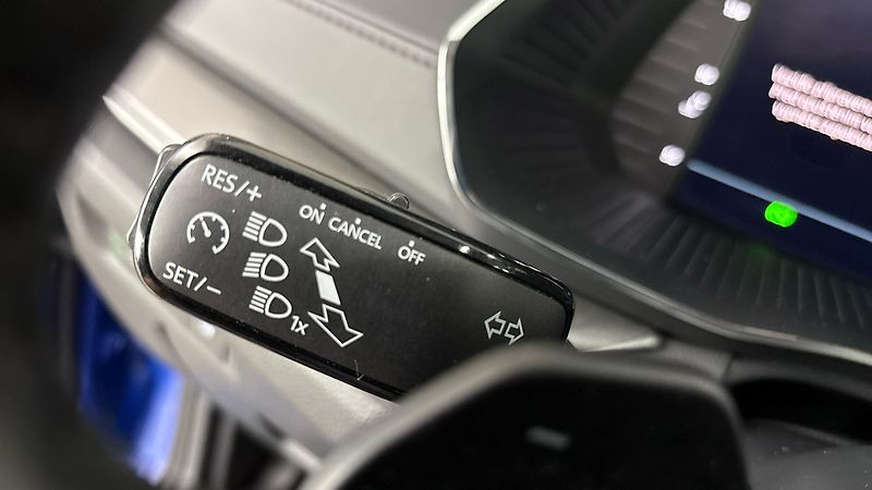 Škoda Octavia 2.0 TDI DSG Ambition Combi - fotka 14 z 24