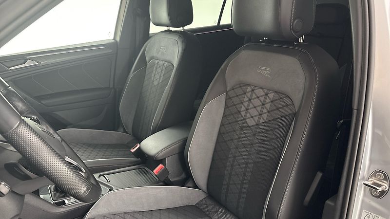 Volkswagen Tiguan 1.4 TSI PHEV DSG R-Line - fotka 15 z 33
