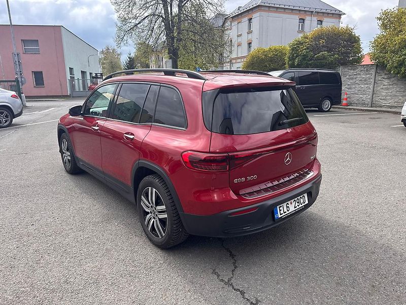 Mercedes-Benz EQB (2024) 300 4MATIC - fotka 5 z 19