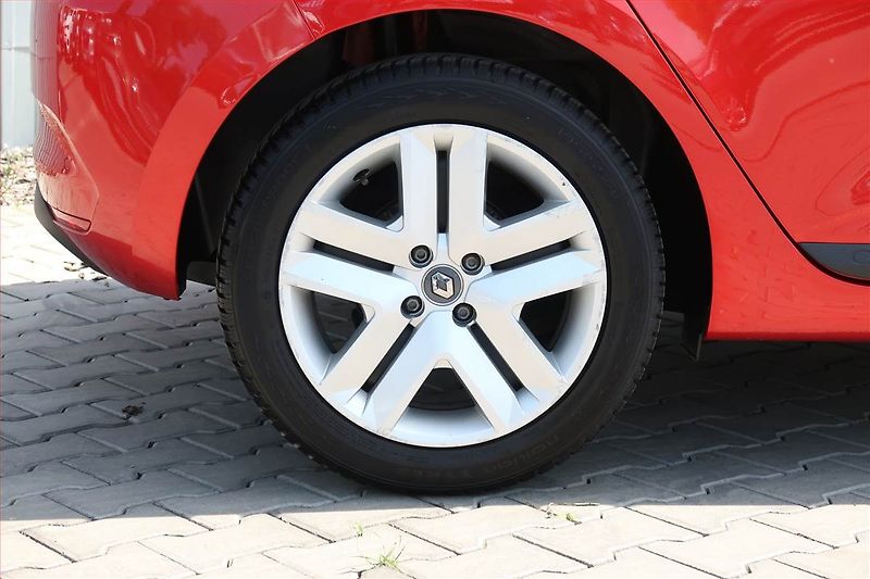 Renault Clio (2022) Zen 1.0 TCe, LPG, ČR,1.maj - fotka 14 z 17