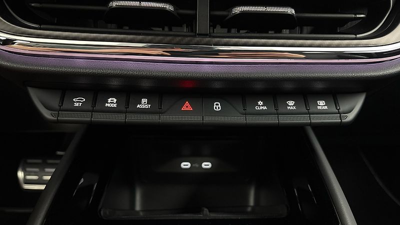 Škoda Enyaq 62 kWh AUT 60 Sportline - fotka 13 z 33